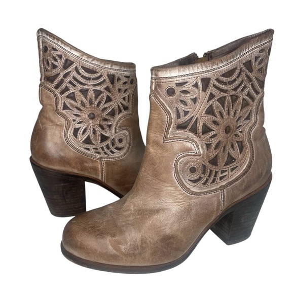 Corral Weathered Cut Out Western Boot Size 8.5